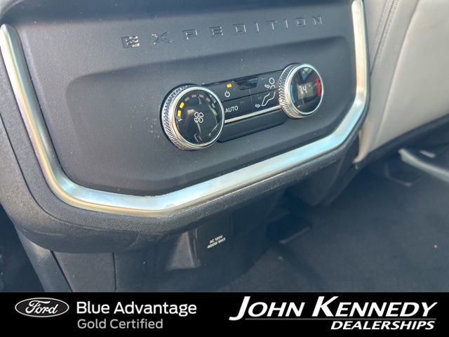 Certified 2025 Ford Expedition Active AWD/4WD image 39
