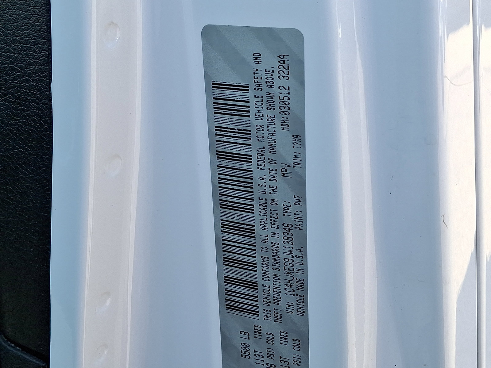 Used 2018 Jeep Wrangler Unlimited Sahara w/ Cold Weather Group image 29