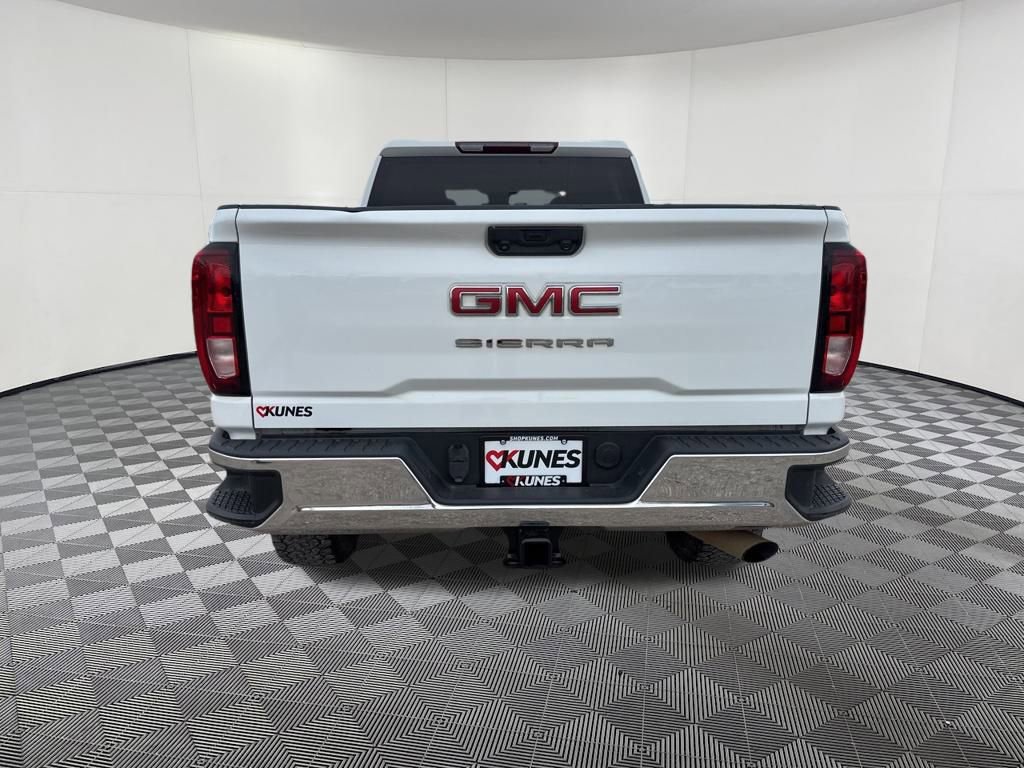 Used 2024 GMC Sierra 2500 Pro w/ Convenience Package image 4