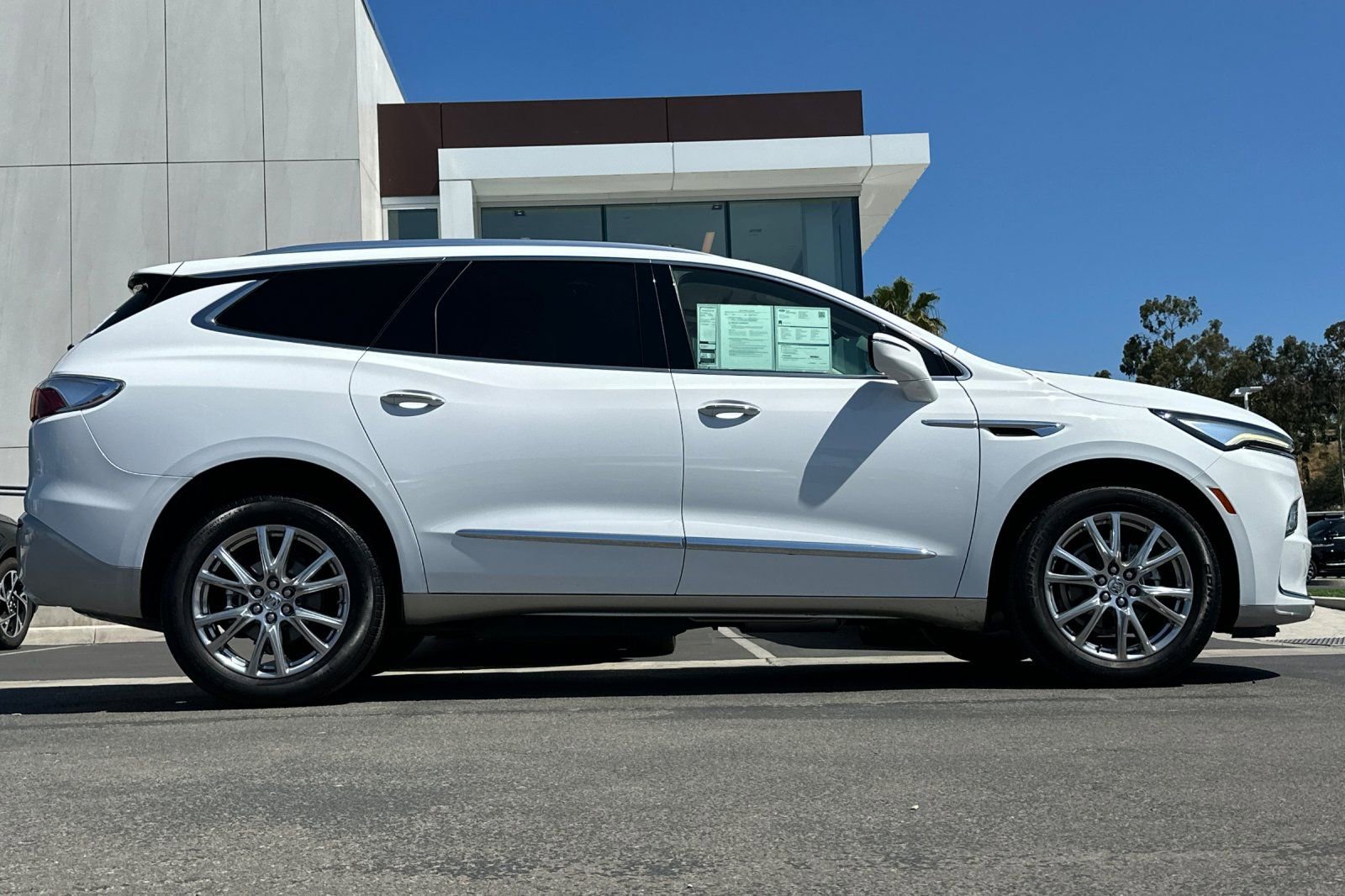 Used 2023 Buick Enclave Essence w/ Experience Buick Package image 2