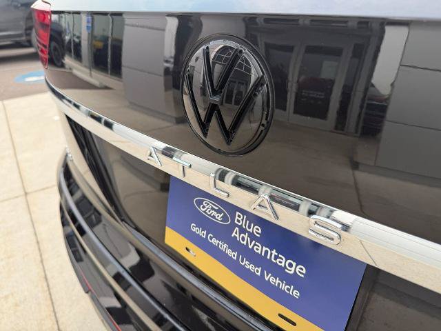 Used 2022 Volkswagen Atlas Cross Sport SE w/ Black Wheel Package AWD/4WD image 15