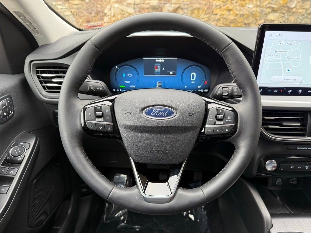 Certified 2024 Ford Escape SE w/ PHEV Premium Package image 16