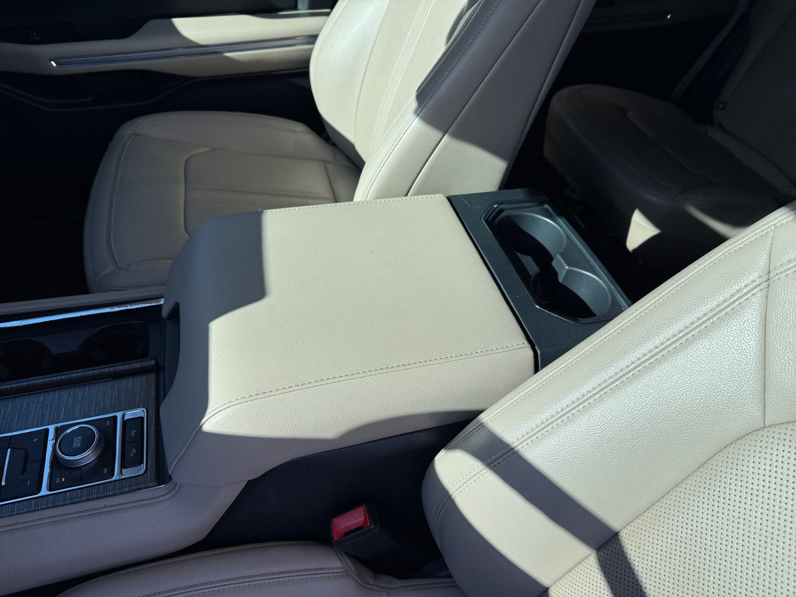 Certified 2022 Ford Expedition Limited AWD/4WD image 14