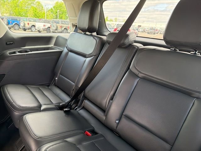 Certified 2025 Ford Expedition Platinum AWD/4WD image 21