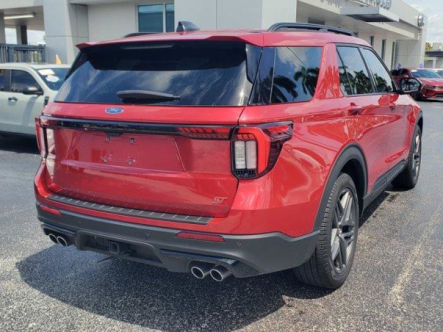 Certified 2025 Ford Explorer ST RWD image 7