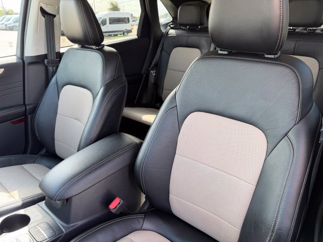 Certified 2022 Ford Escape Titanium w/ Titanium Premium Package FWD image 11
