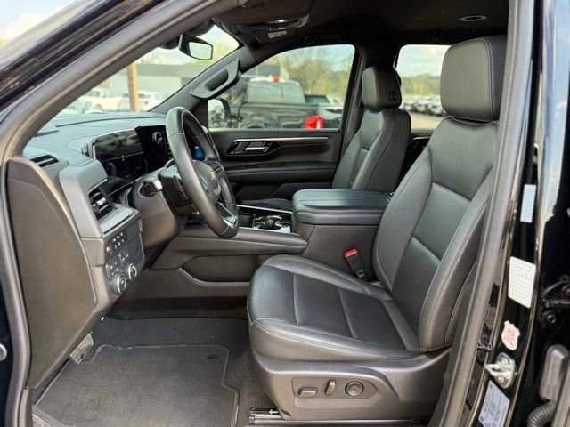 Used 2025 Chevrolet Tahoe LT AWD/4WD image 16