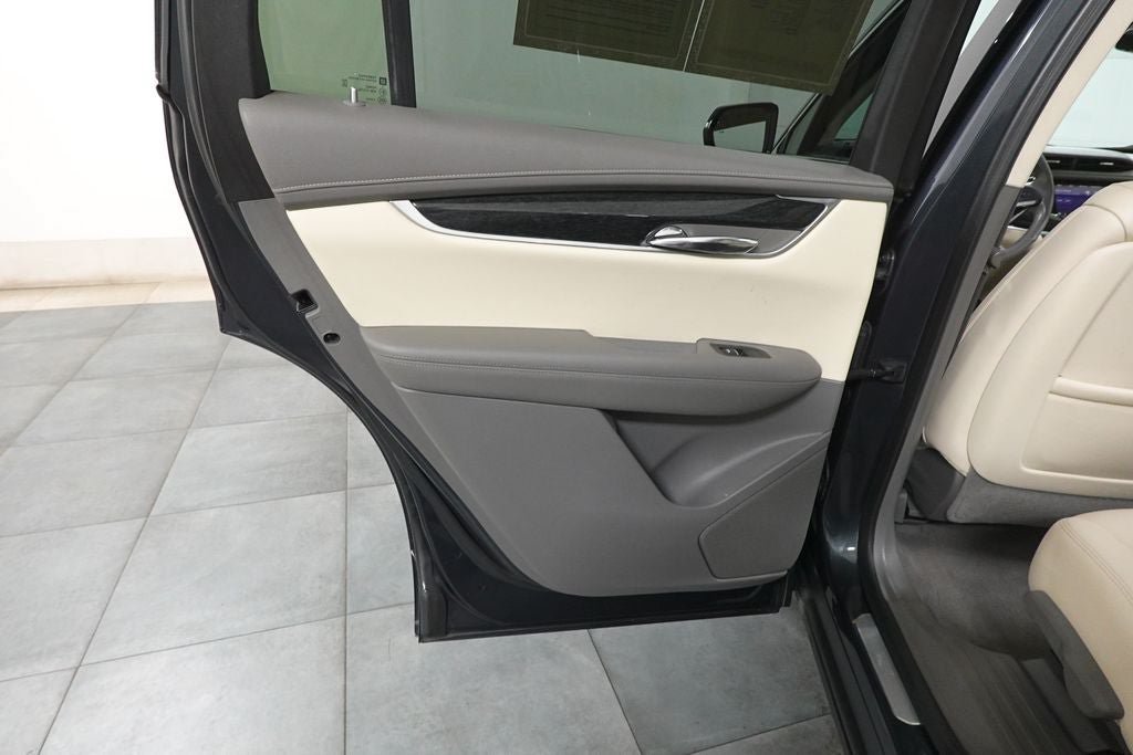 Used 2021 Cadillac XT6 Premium Luxury FWD image 28