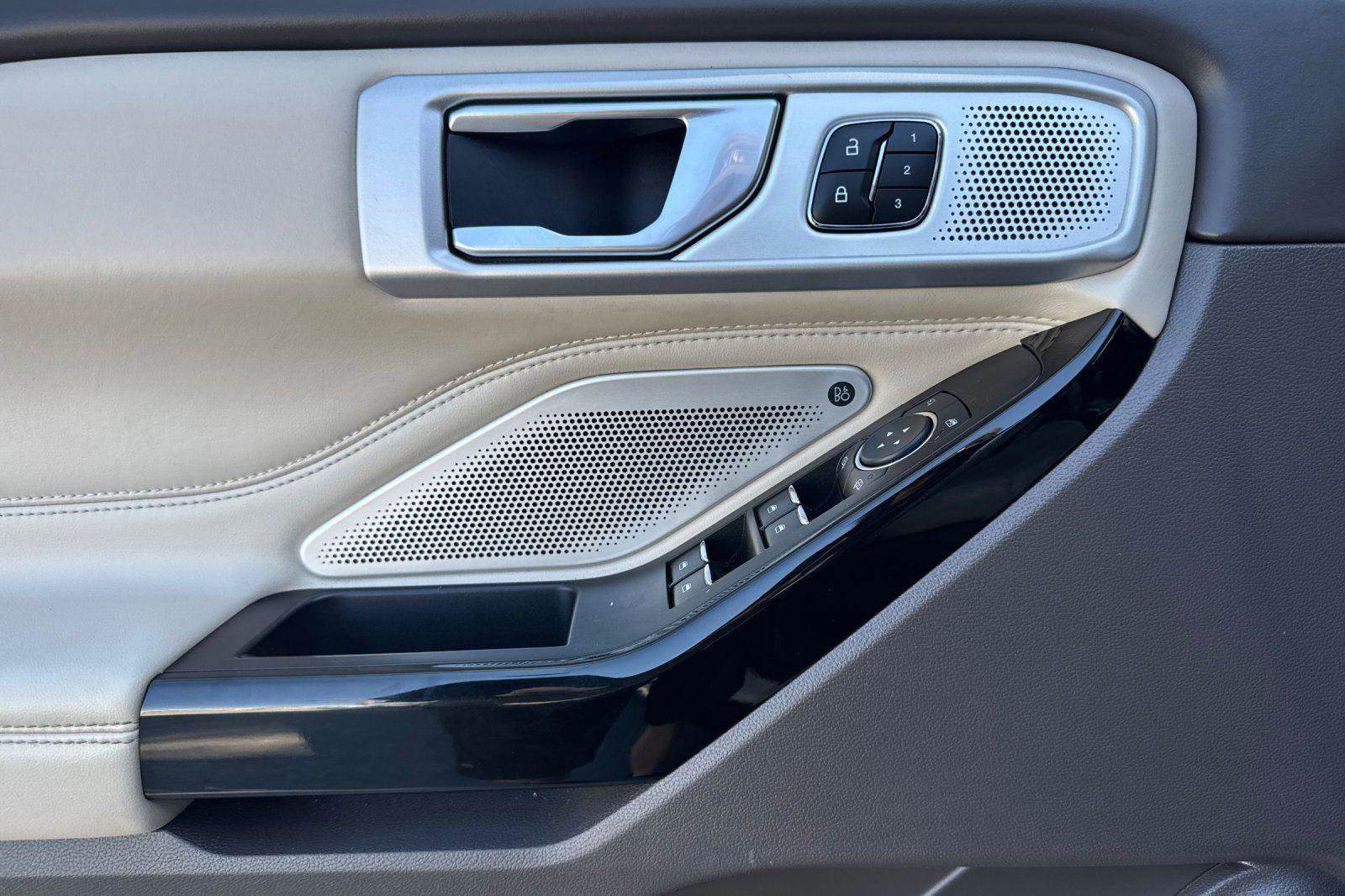 Certified 2021 Ford Explorer Platinum w/ Equipment Group 601A image 16