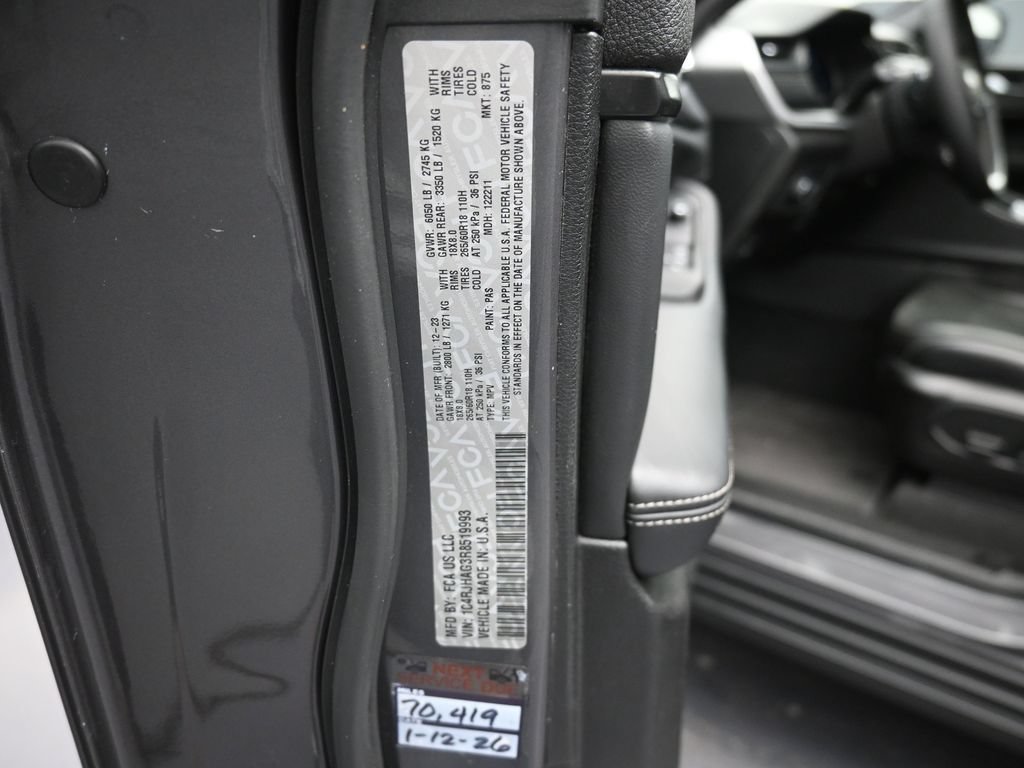 Used 2024 Jeep Grand Cherokee Altitude AWD/4WD image 19