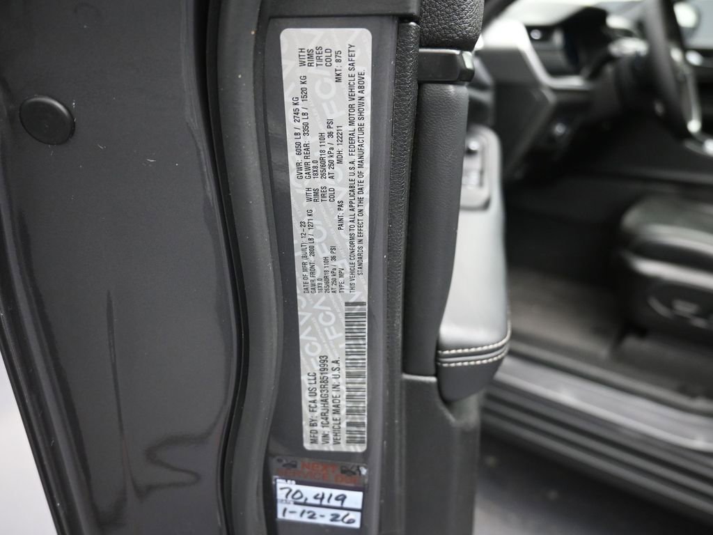 Used 2024 Jeep Grand Cherokee Altitude AWD/4WD image 19