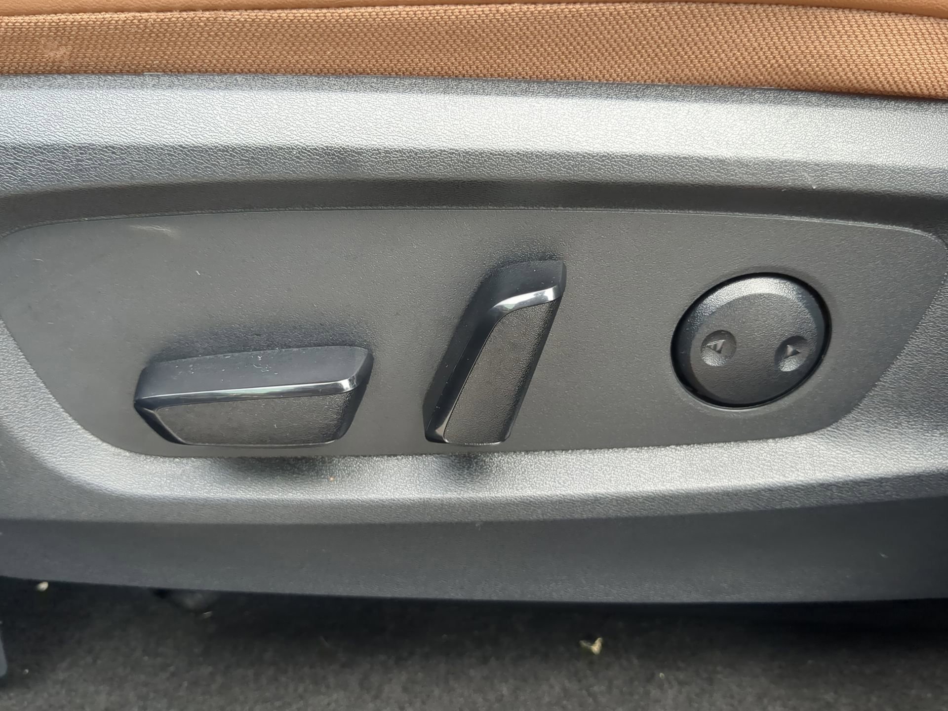 Used 2024 Nissan Pathfinder Platinum image 50