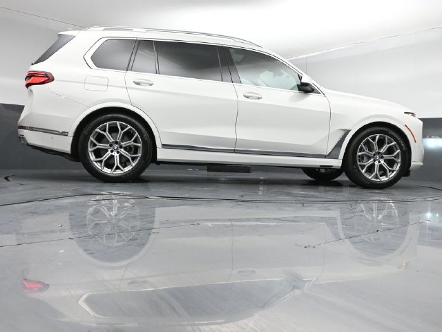 Used 2023 BMW X7 xDrive40i AWD/4WD image 45