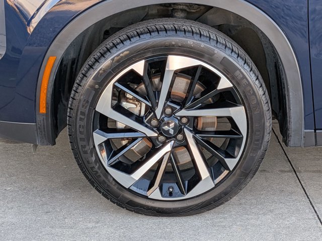 Used 2023 Mitsubishi Outlander SE image 11