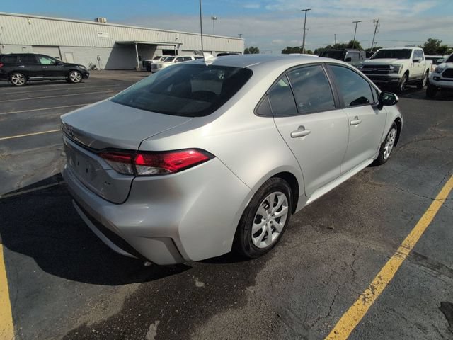 Used 2021 Toyota Corolla LE FWD image 4