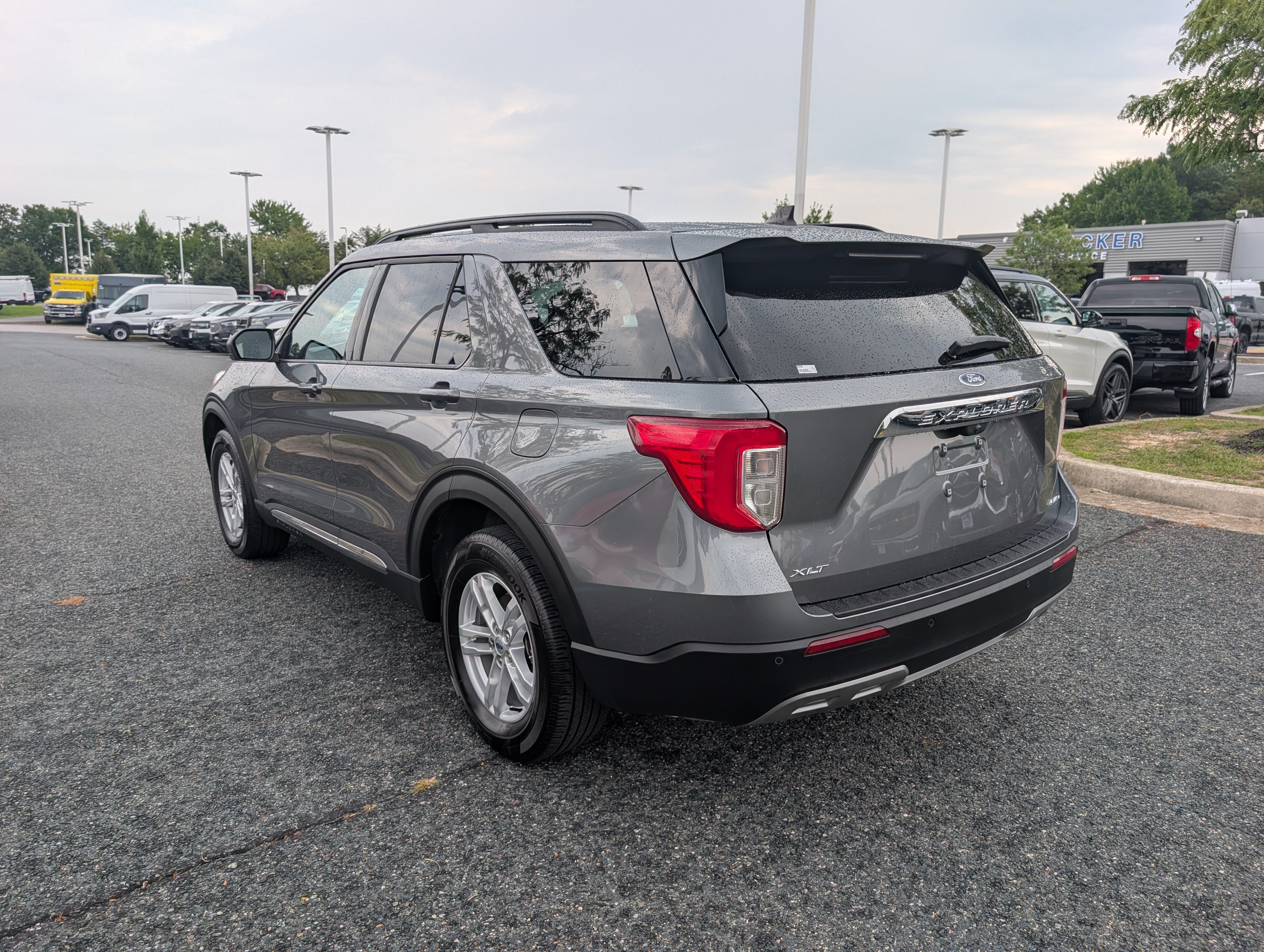 Certified 2024 Ford Explorer XLT w/ Equipment Group 202A AWD/4WD image 5