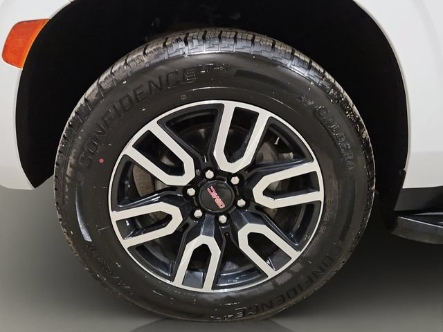 Used 2022 GMC Yukon AT4 w/ Technology Package AWD/4WD image 26
