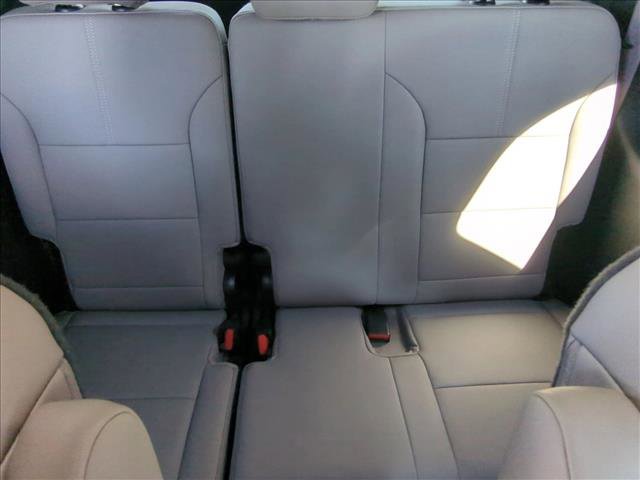 Used 2026 GMC Acadia Elevation w/ Elevation Premium Package image 18