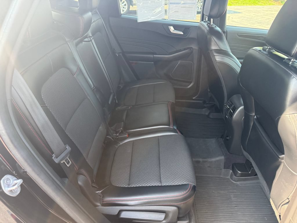 Certified 2023 Ford Escape ST-Line w/ Tech Pack #1 FWD image 17