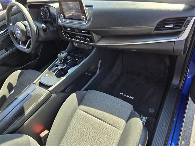 Used 2023 Nissan Rogue SV image 18