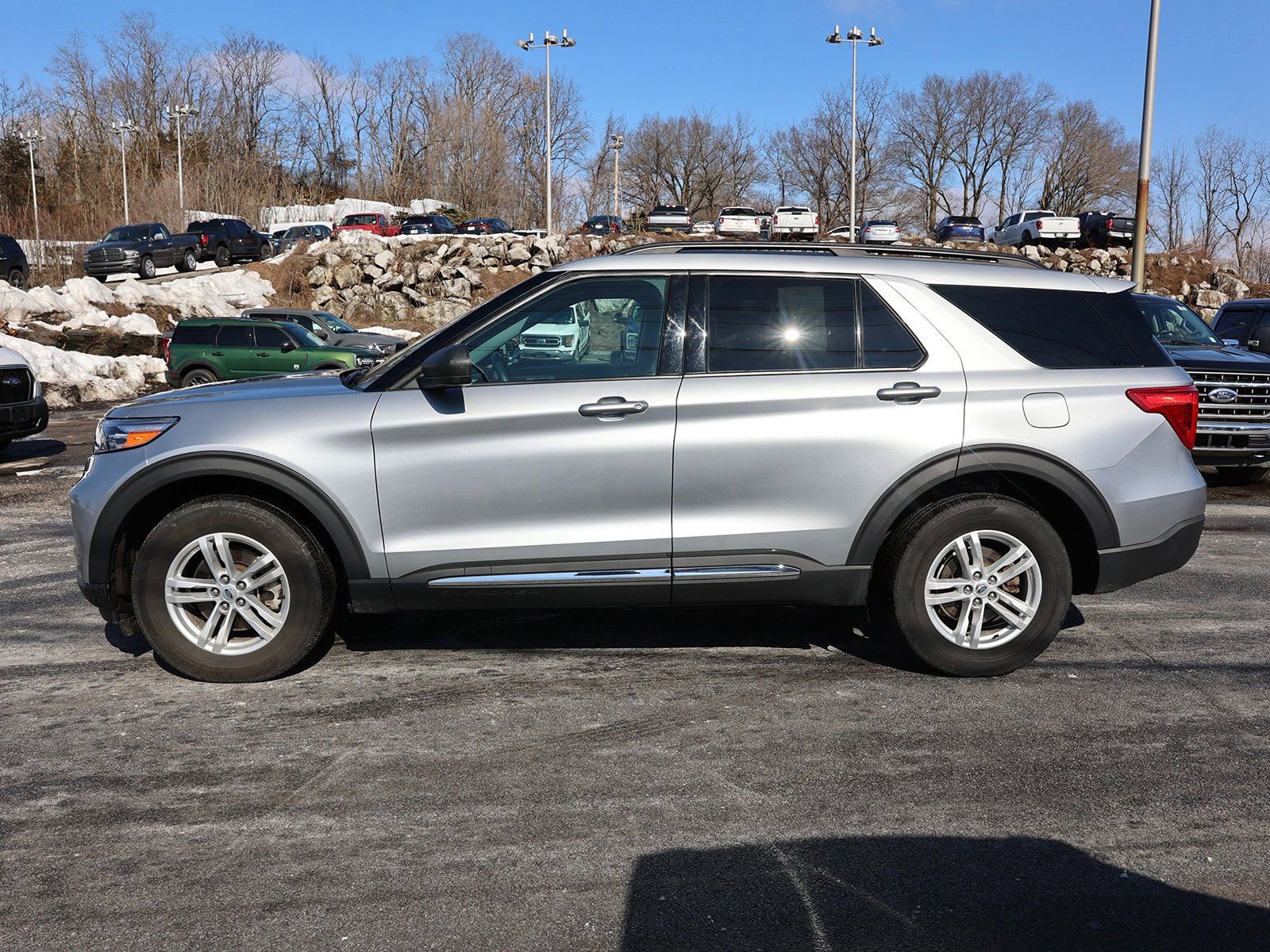 Certified 2022 Ford Explorer XLT w/ Class IV Trailer Tow Package image 6
