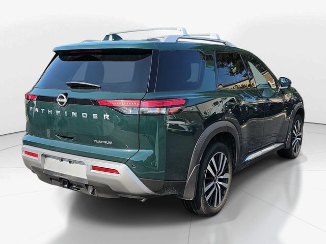 Used 2025 Nissan Pathfinder Platinum FWD image 3