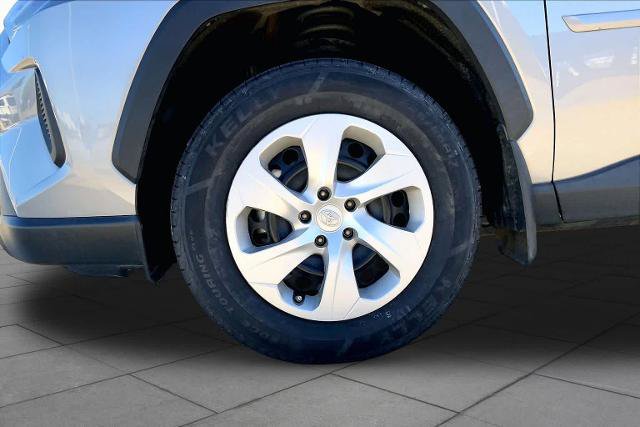 Used 2024 Toyota RAV4 LE FWD image 11