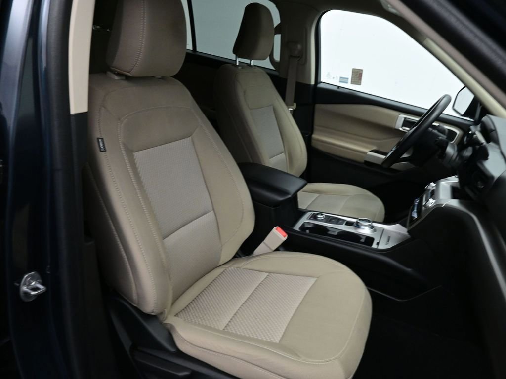 Certified 2022 Ford Explorer XLT w/ Class IV Trailer Tow Package image 38