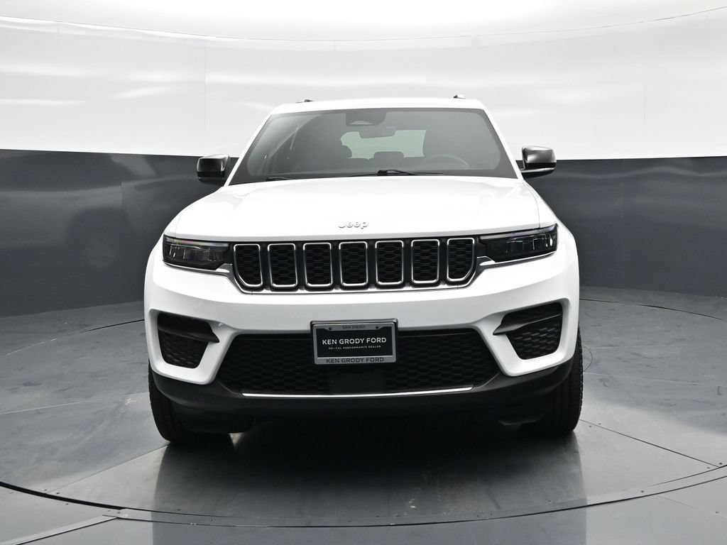 Used 2025 Jeep Grand Cherokee Laredo w/ Luxury Tech Group I AWD/4WD image 18