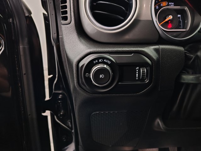 Used 2023 Jeep Wrangler Unlimited Sahara w/ Cold Weather Group AWD/4WD image 40