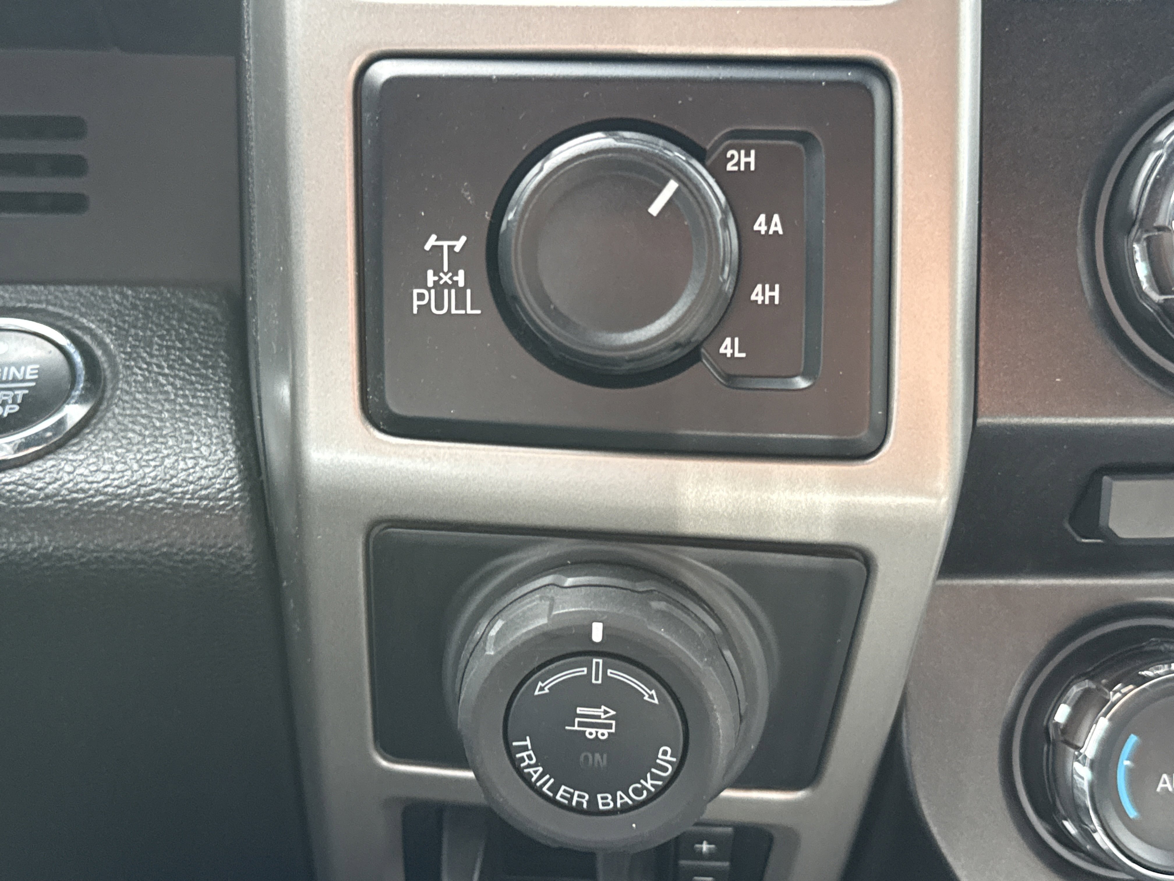 Certified 2018 Ford F150 Lariat image 25