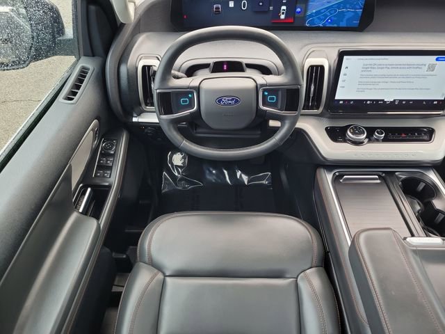 Certified 2025 Ford Expedition Active AWD/4WD image 11