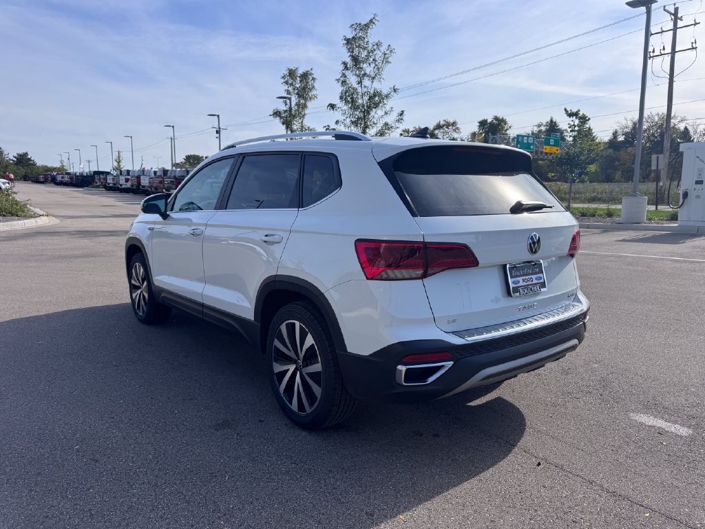 Used 2023 Volkswagen Taos SE AWD/4WD image 8