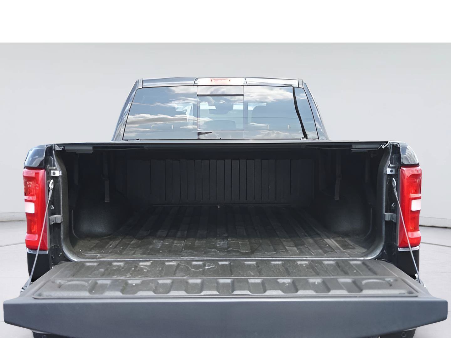 Used 2025 RAM 1500 Laramie w/ Laramie Southwest Edition AWD/4WD image 32