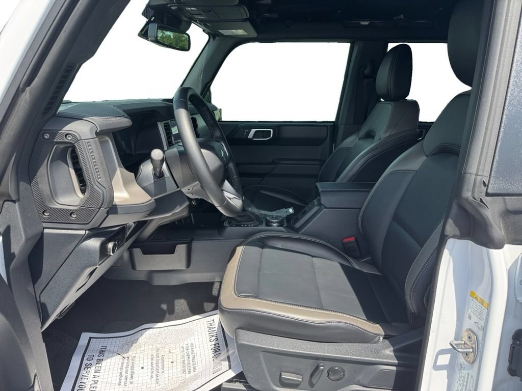 Certified 2025 Ford Bronco Outer Banks w/ Sasquatch Package AWD/4WD image 12