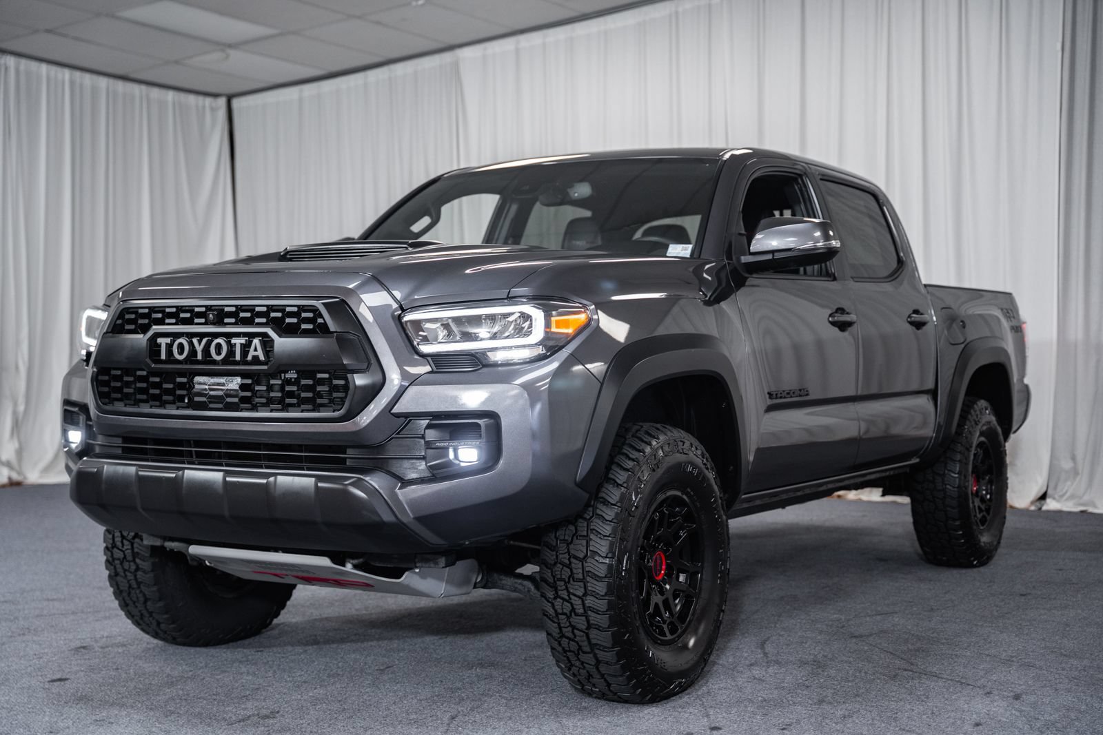 Used 2023 Toyota Tacoma TRD Pro AWD/4WD image 3