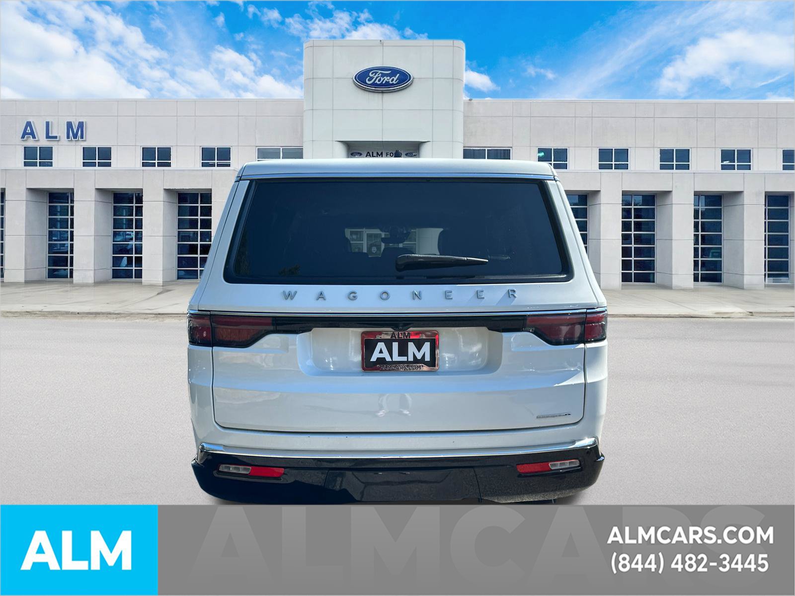Used 2024 Jeep Wagoneer L Series II w/ Flexible Seating Group AWD/4WD image 6