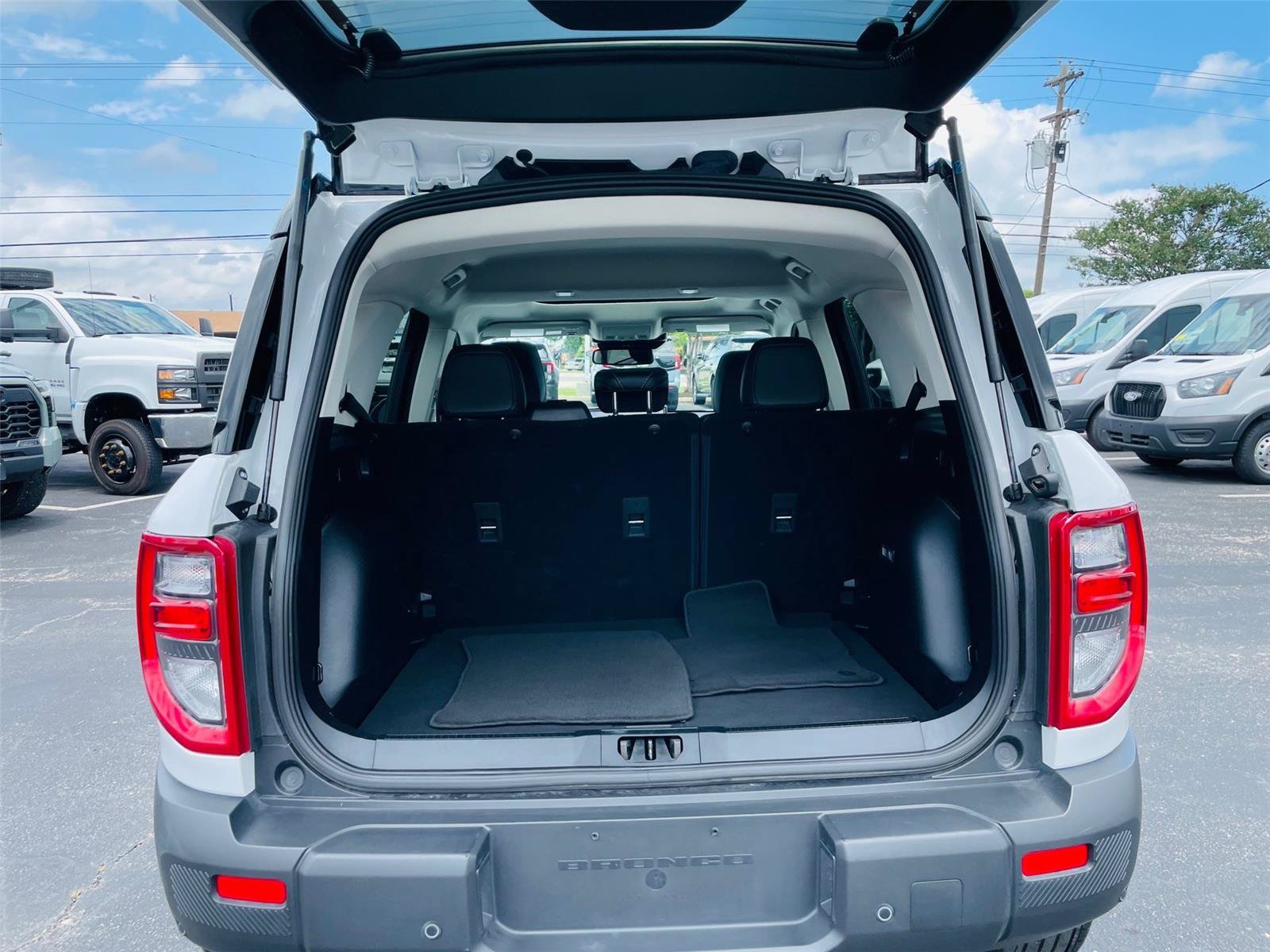 Certified 2025 Ford Bronco Sport Outer Banks w/ Outer Banks Tech Package+ AWD/4WD image 30