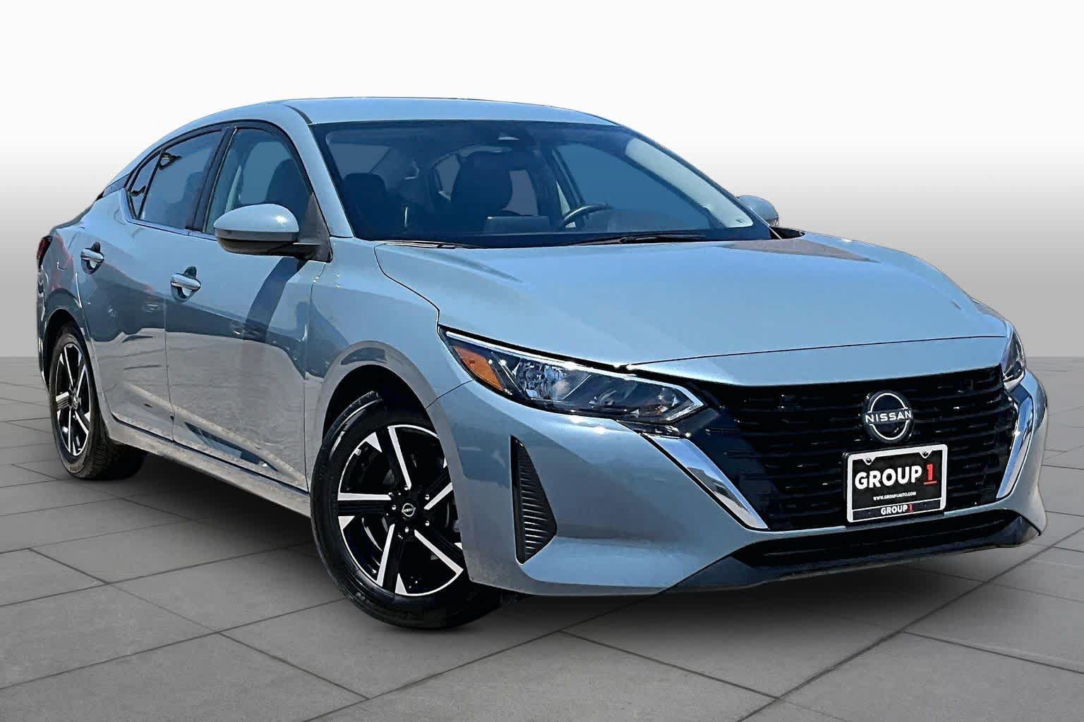 Used 2025 Nissan Sentra SV FWD image 3