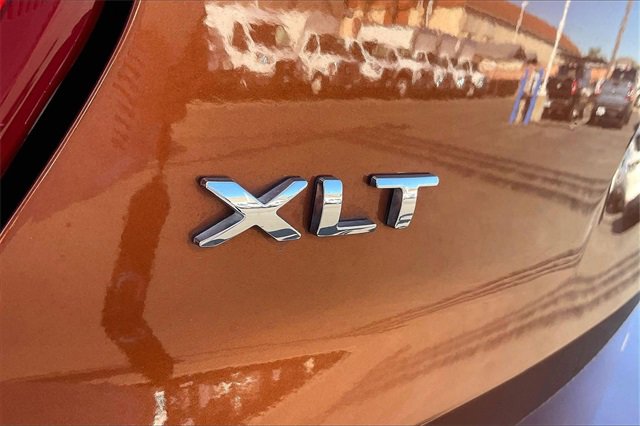 Certified 2017 Ford Explorer XLT w/ Equipment Group 201A image 8