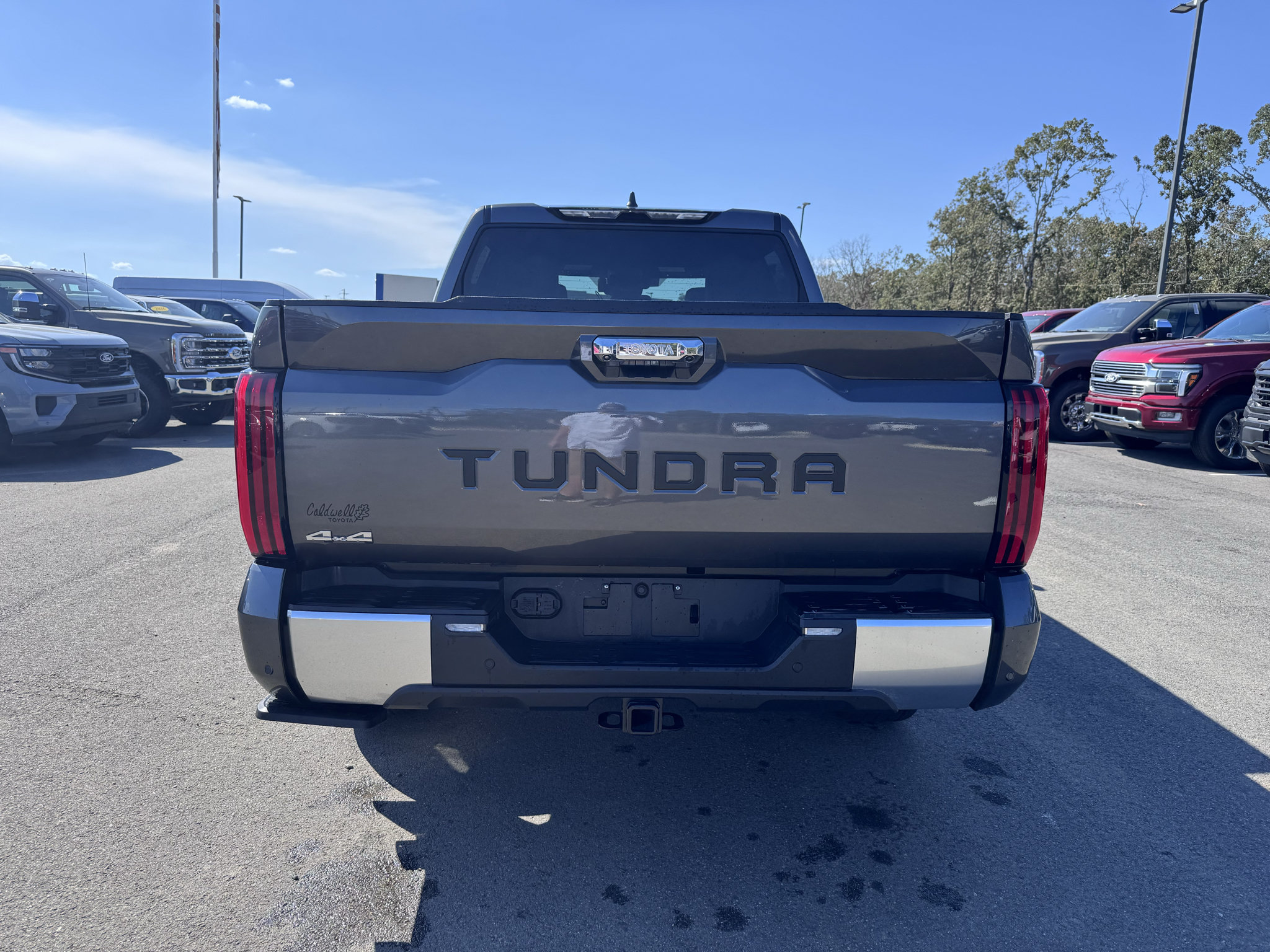 Used 2025 Toyota Tundra Limited AWD/4WD image 7