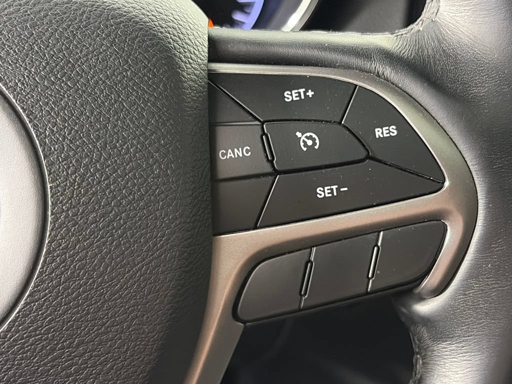 Used 2019 Jeep Grand Cherokee Limited w/ Trailer Tow Group IV AWD/4WD image 18