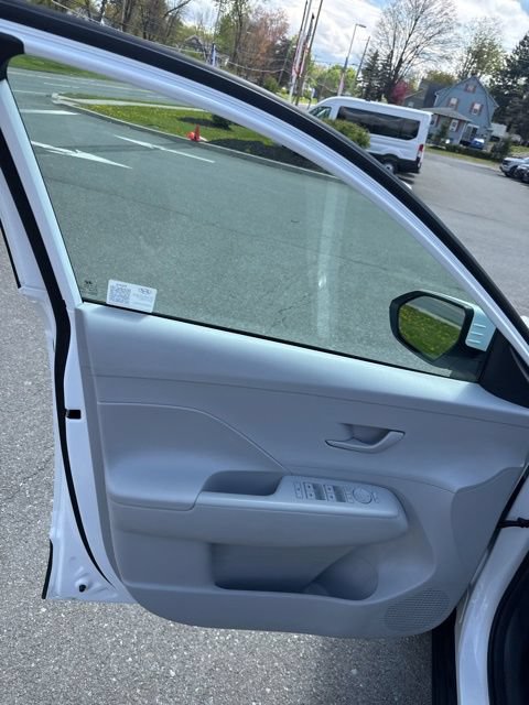 Used 2024 Hyundai Kona SEL AWD/4WD image 16