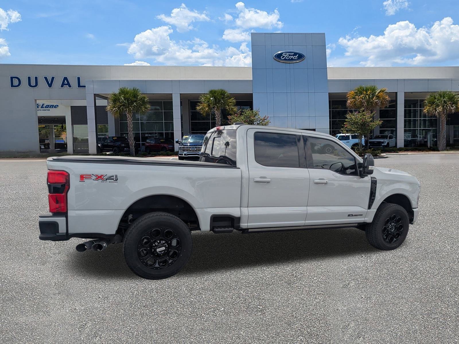 Certified 2025 Ford F250 Platinum w/ FX4 Off-Road Package image 4