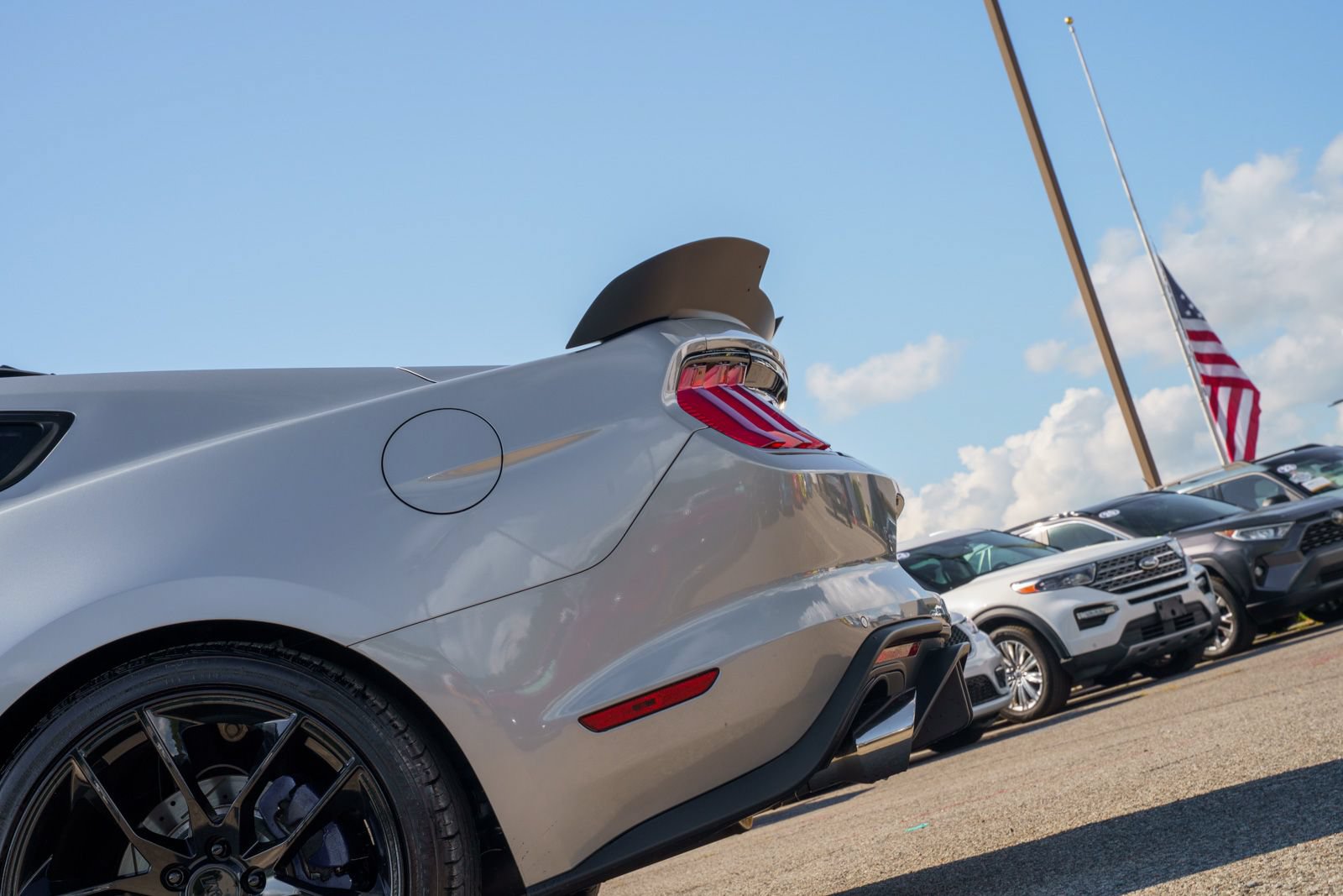 Certified 2020 Ford Mustang Premium RWD image 6