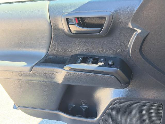 Used 2023 Toyota Tacoma SR AWD/4WD image 17
