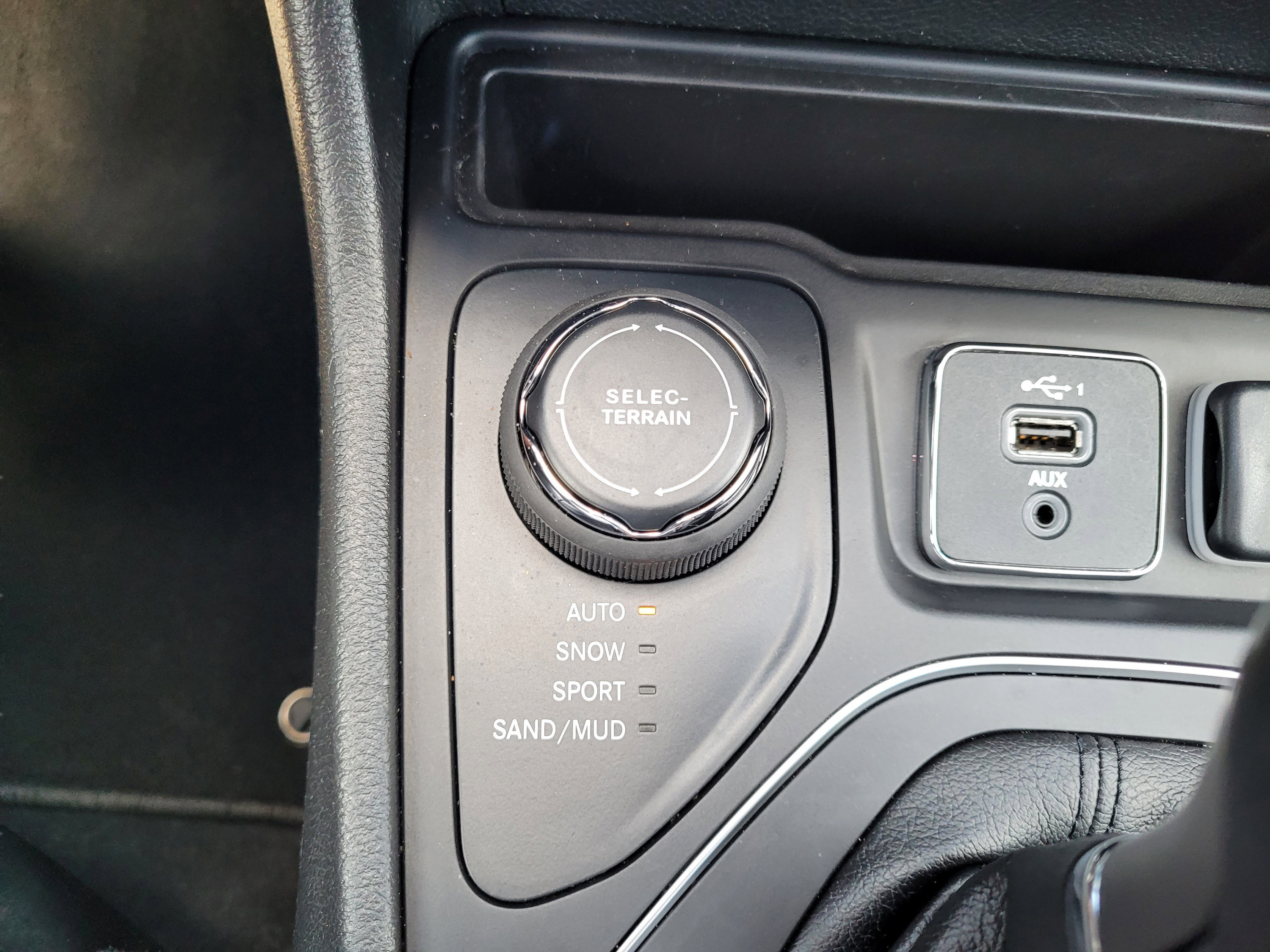 Used 2022 Jeep Cherokee Latitude Lux AWD/4WD image 23