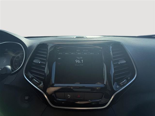 Used 2019 Jeep Cherokee Limited AWD/4WD image 17