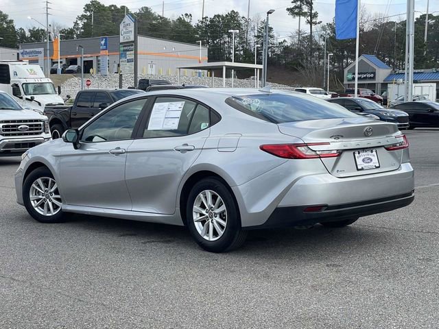 Used 2025 Toyota Camry LE image 3