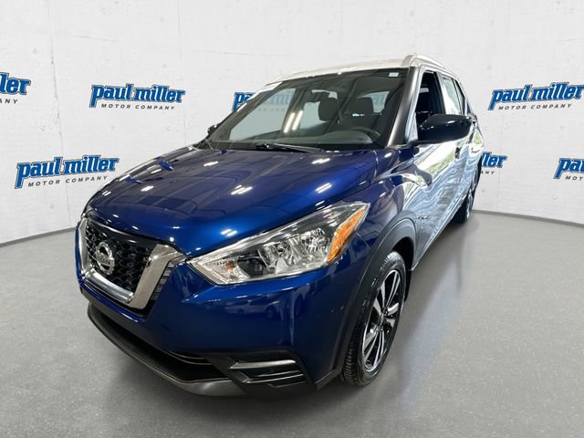 Used 2019 Nissan Kicks SV FWD image 1